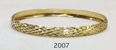 צמיד זהב 14K בצורה של מעוינים ממולא חריטת יהלום על רקע נצנץ הכל בעבודת יד (2007)